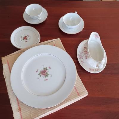 15 pc gemini rose dinner set