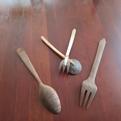 2 sets wood salad utensils