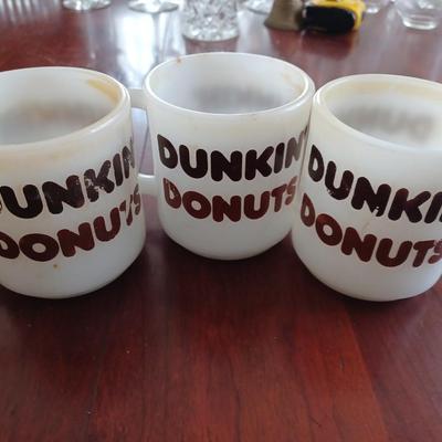 3 dunkin mugs