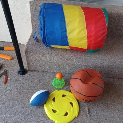 toys/sporting goods