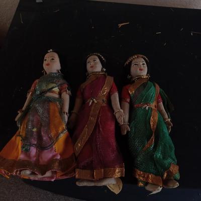 3 matching headresses