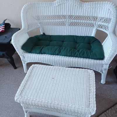 5 pc white wicker patio furniture