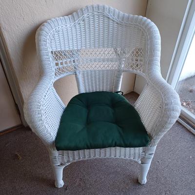 5 pc white wicker patio furniture