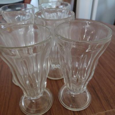 6 friendly's glasses
