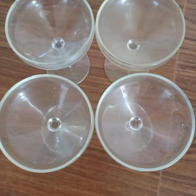 4 champagne glasses