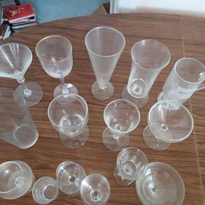 15 pc glass lot