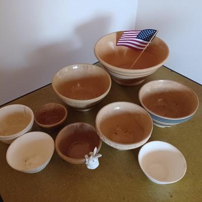 11 pc planter lot w/ bunny and flag
