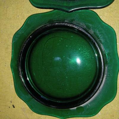 2 green dinner plate
