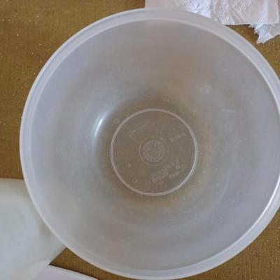 4pc rubbermaid lot