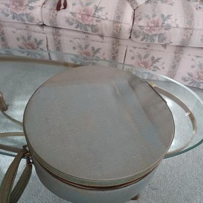 Amelia Earhart hat box