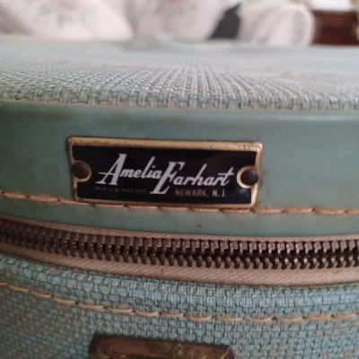 Amelia Earhart hat box