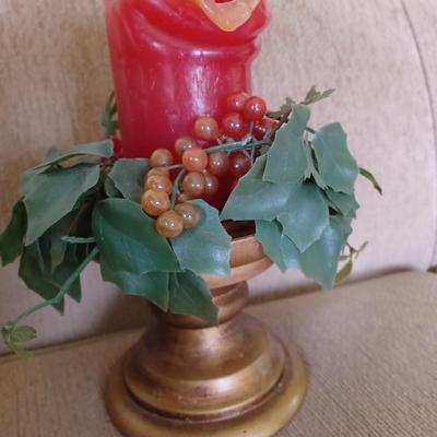 candle w/ grape wreath