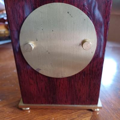 mantle clock
