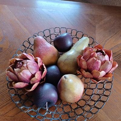 Wire bowl with faux fruit