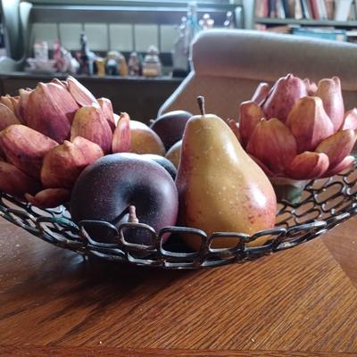 Wire bowl with faux fruit