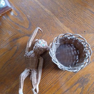 2 wicker pieces