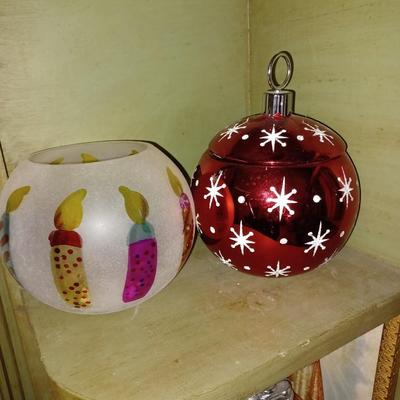 2 round telaflora holiday planters