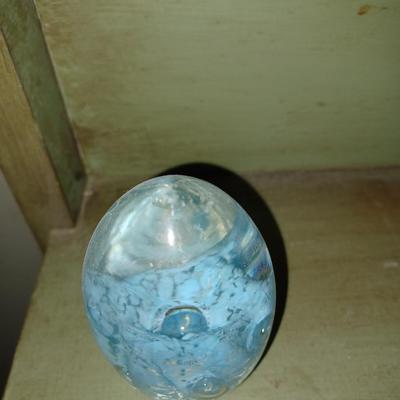 Egg-shaped paperweight