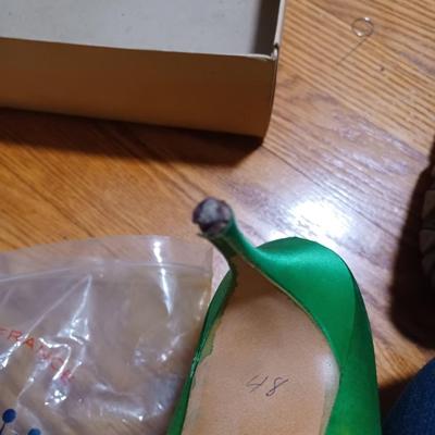 green dyed shoes (6.5) & matching purse