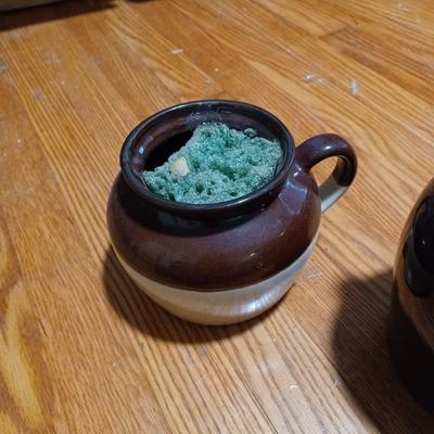 pair of jugs (music box)