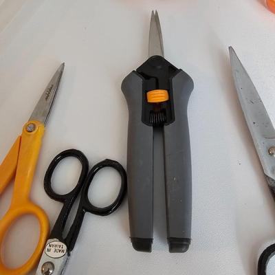 Sewing Essentials-Thread, Scissors, Bobbins, Fabric & More (UC-JS)