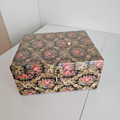 Collection of Sewing Boxes & Accessories (UC-JS)