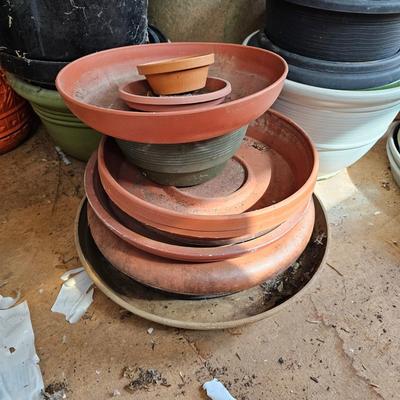 Plastic Garden Pots & Saucers (S-JS)