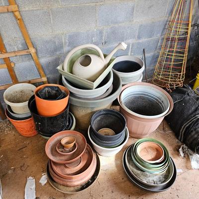 Plastic Garden Pots & Saucers (S-JS)