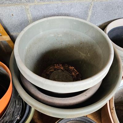 Plastic Garden Pots & Saucers (S-JS)