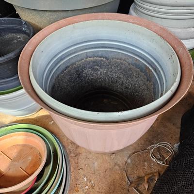 Plastic Garden Pots & Saucers (S-JS)