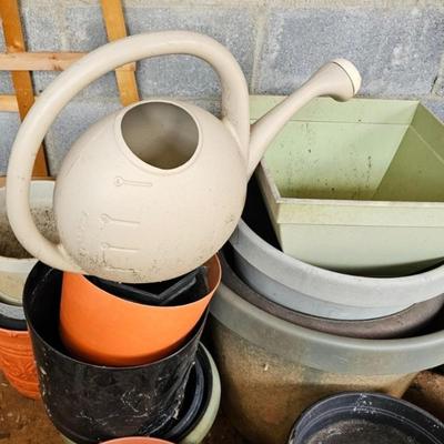 Plastic Garden Pots & Saucers (S-JS)
