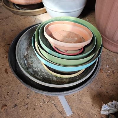 Plastic Garden Pots & Saucers (S-JS)