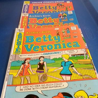 LOT 188 THREE VINTAGE BETTY AND VERONICA COMIC BOOKS