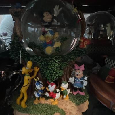 DISNEY SNOWGLOBES