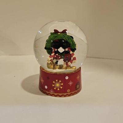 DISNEY SNOWGLOBES