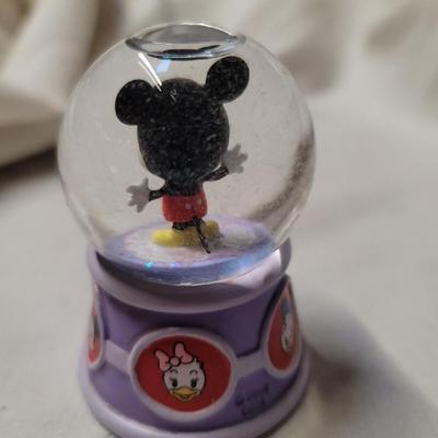 DISNEY SNOWGLOBES