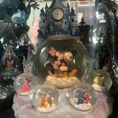 DISNEY SNOWGLOBES