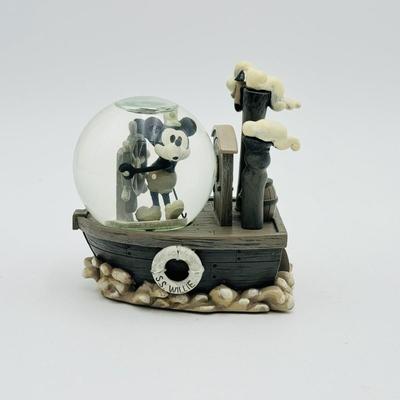DISNEY SNOWGLOBES