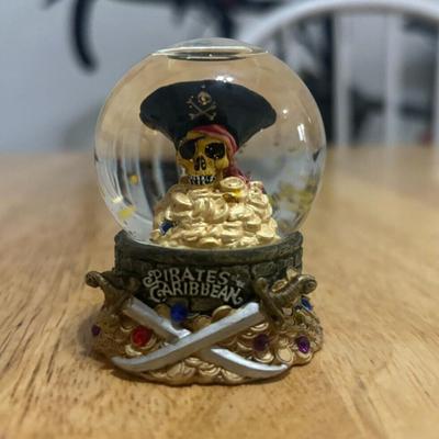 DISNEY SNOWGLOBES