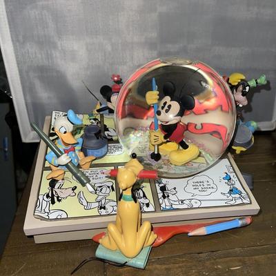 DISNEY SNOWGLOBES