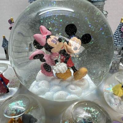DISNEY SNOWGLOBES