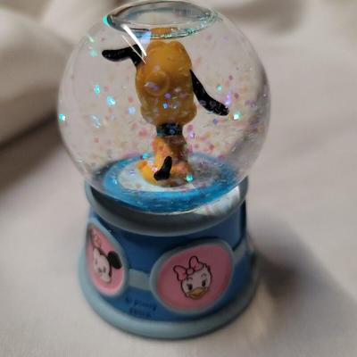 DISNEY SNOWGLOBES