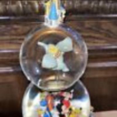 DISNEY SNOWGLOBES