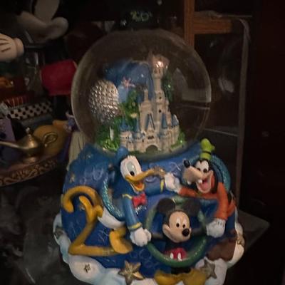 DISNEY SNOWGLOBES