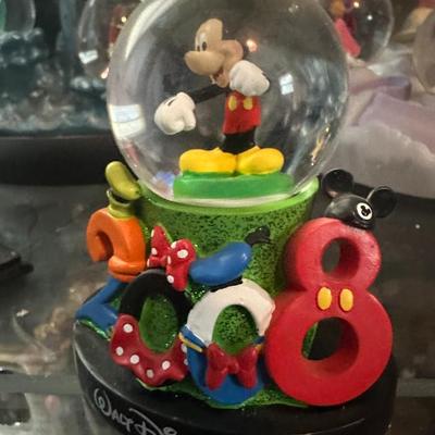DISNEY SNOWGLOBES