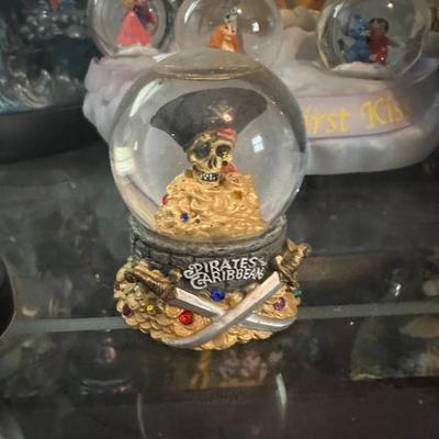DISNEY SNOWGLOBES