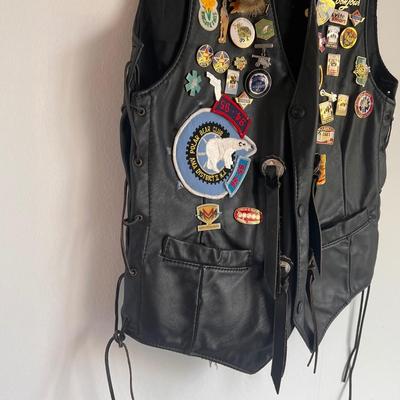 Leather Motorcycle Vests w/ Pins and Patches (UCC-DZ)