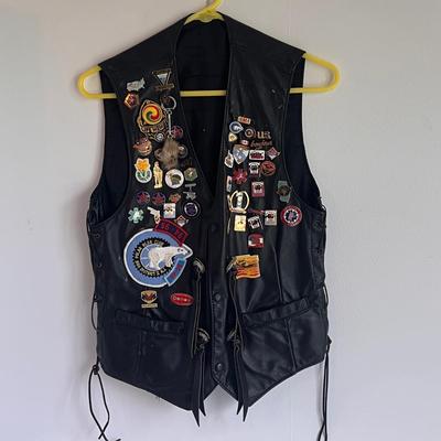 Leather Motorcycle Vests w/ Pins and Patches (UCC-DZ)