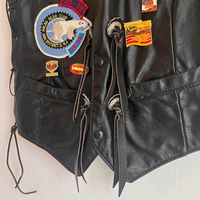 Leather Motorcycle Vests w/ Pins and Patches (UCC-DZ)