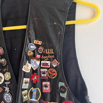 Leather Motorcycle Vests w/ Pins and Patches (UCC-DZ)